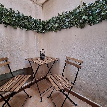 Sea & Wave Maria Boutique Apartment Малага Екстериор снимка
